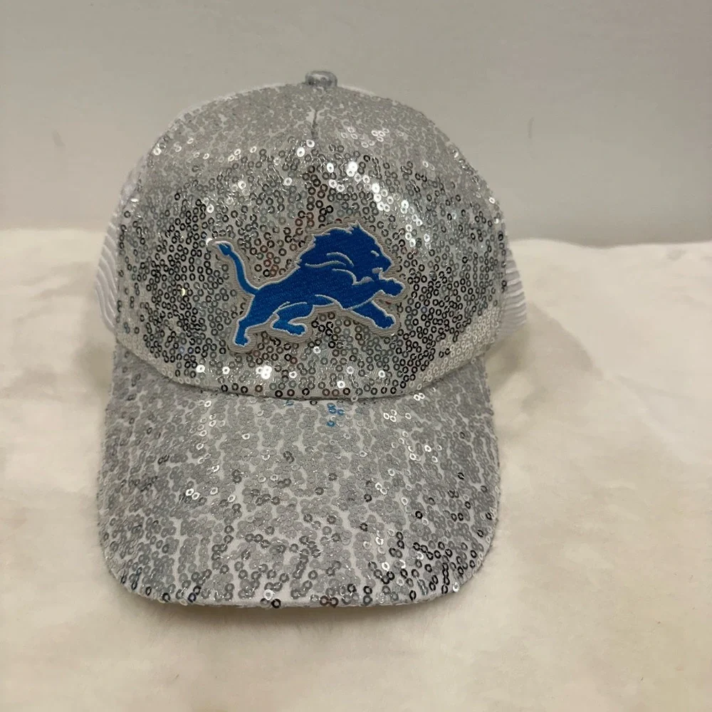 Detroit Lions logo hat! Glitter sequin trucker baseball cap!